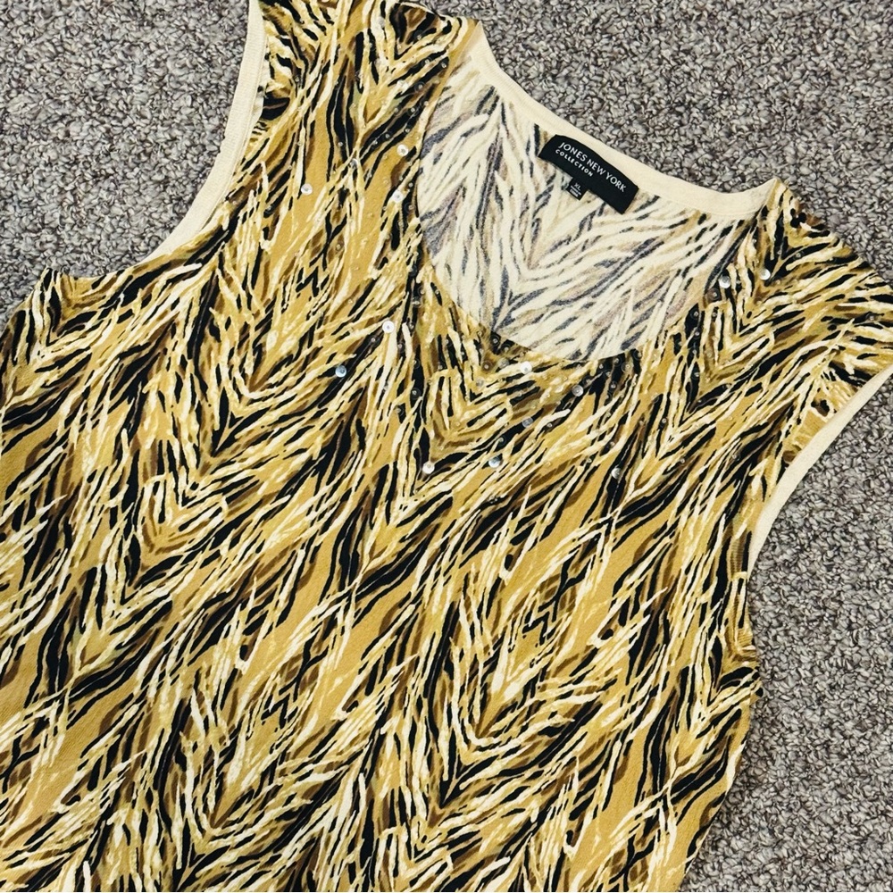 Jones New York Yellow Black sequin top Patterned V-Neck Tank Top - Picture 3 of 9